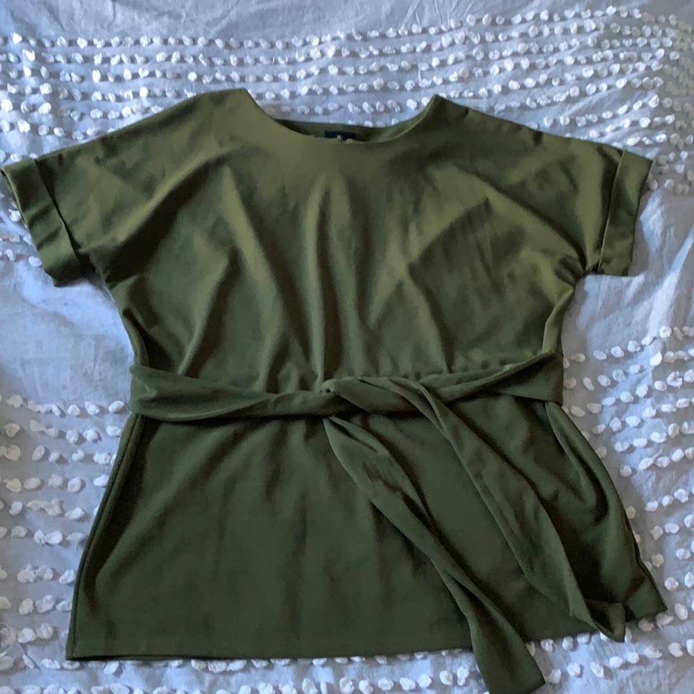 Green shirt size L 🌸10for10$🌸